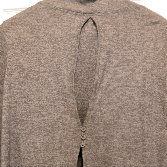 ☀️ Cable & Gauge Sweater Top with Cinch Neck Size Medium - Picture 9 of 11